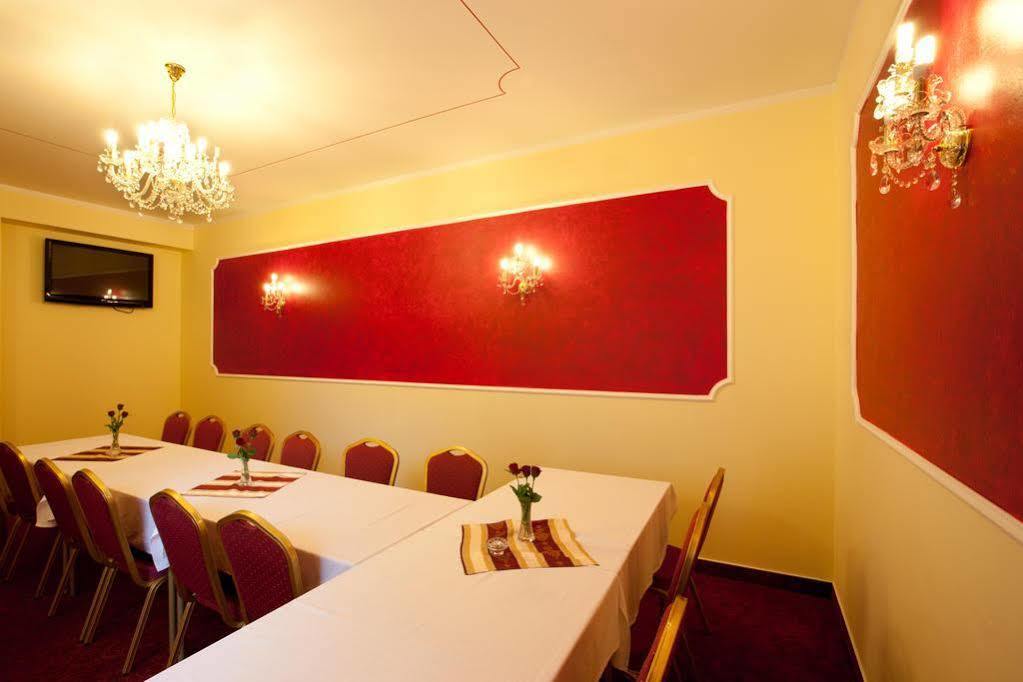 Hotel Savoy Ceske Budejovice Exterior foto